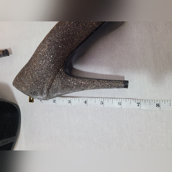 NINE WEST heels- Size 7.5 - Picture 8 of 8